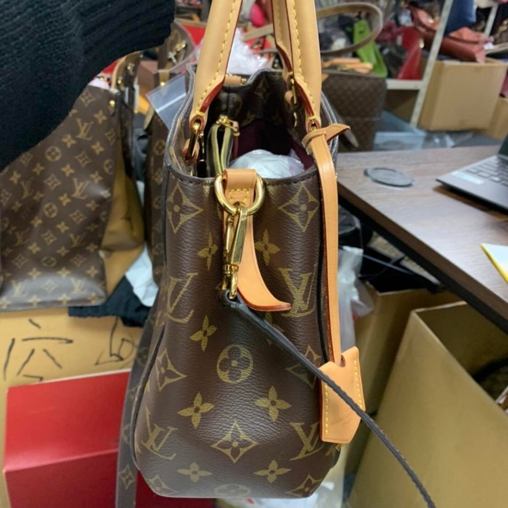 Lv bag - Picture 3 of 8